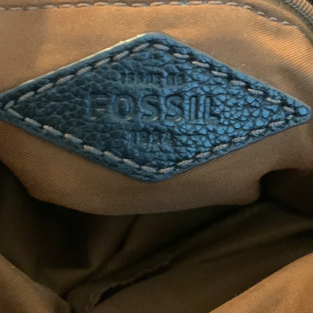 Fossil Crossbody - Picture 10 of 10